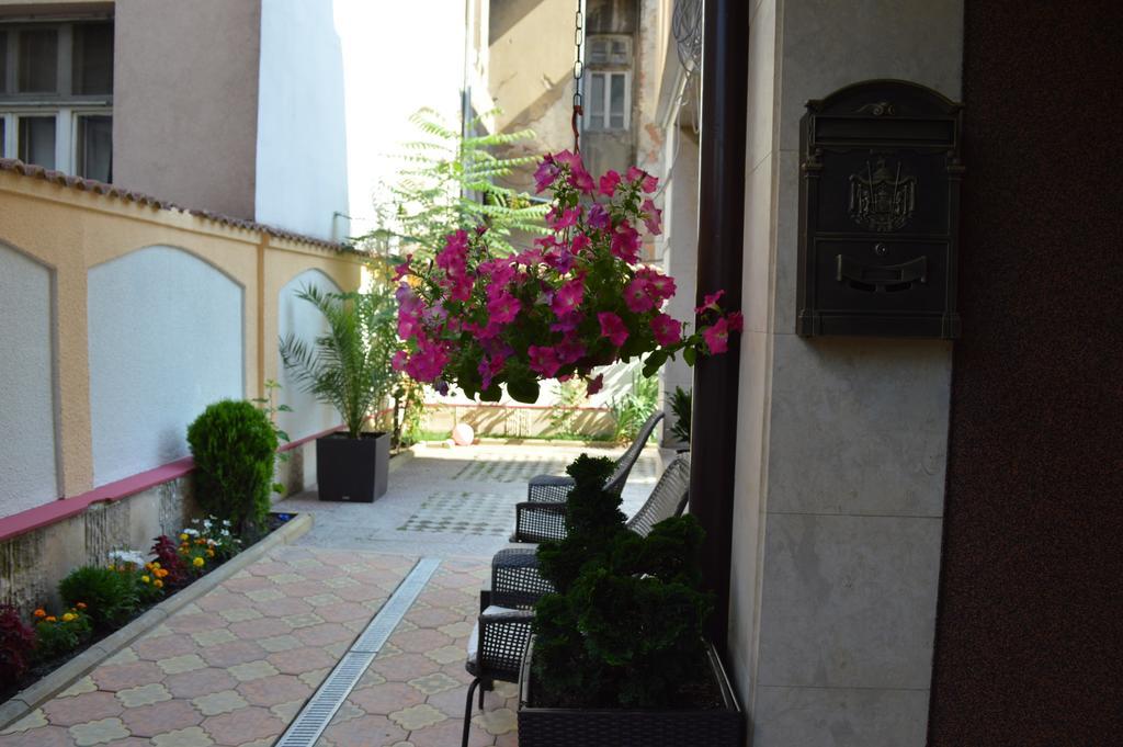 Bon Bon Hotel Sofia Exterior photo